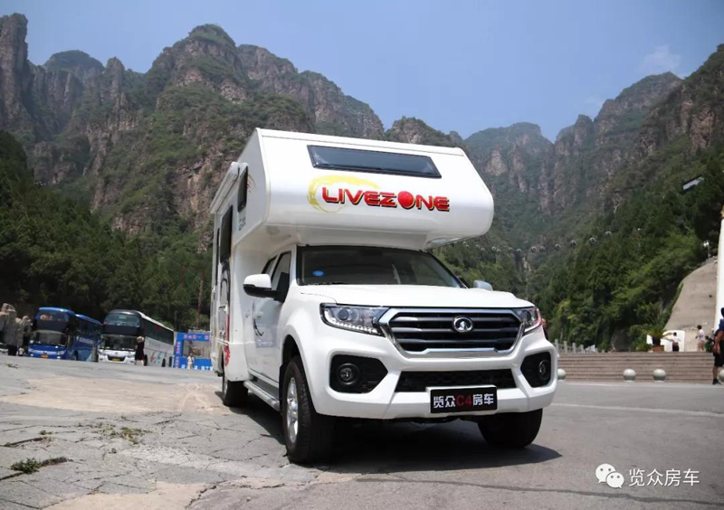 外觀大氣，空間十足的房車