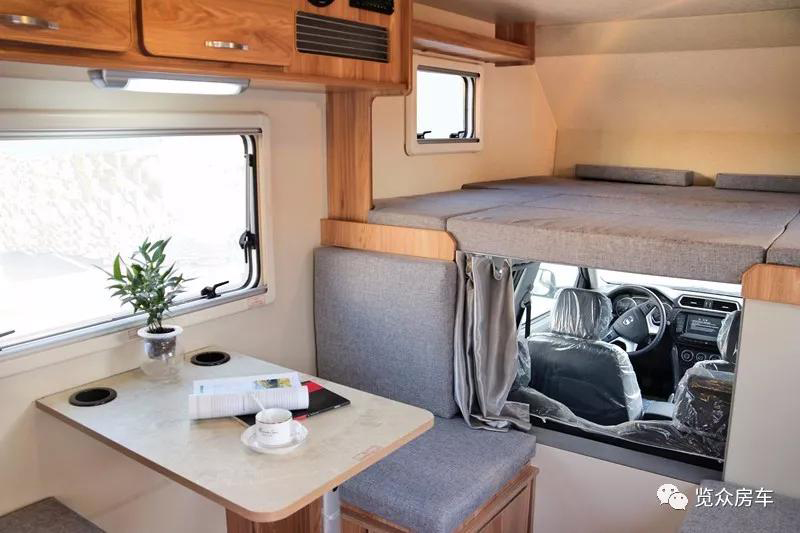 外觀大氣，空間十足的房車