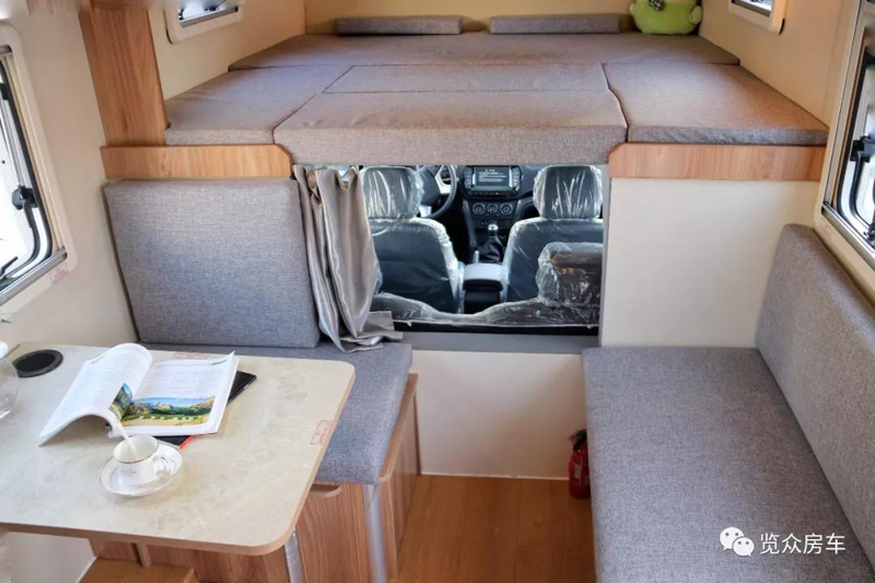 外觀大氣，空間十足的房車