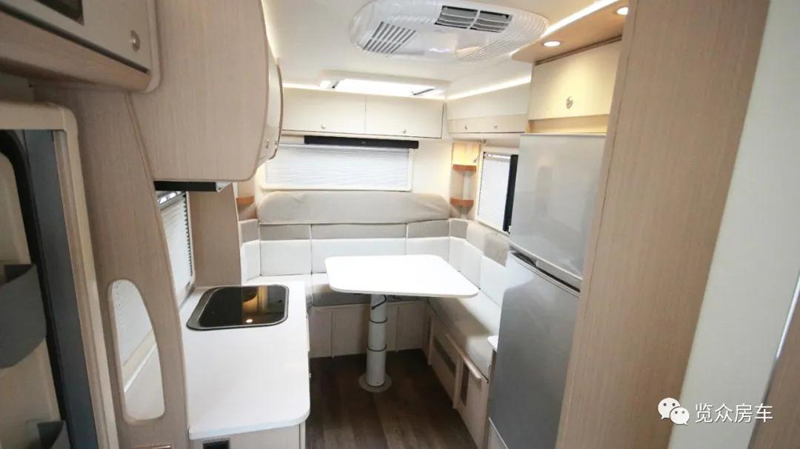 帶老人孩子出行,適合選這款房車 帶老人孩子出行,適合選這款房車