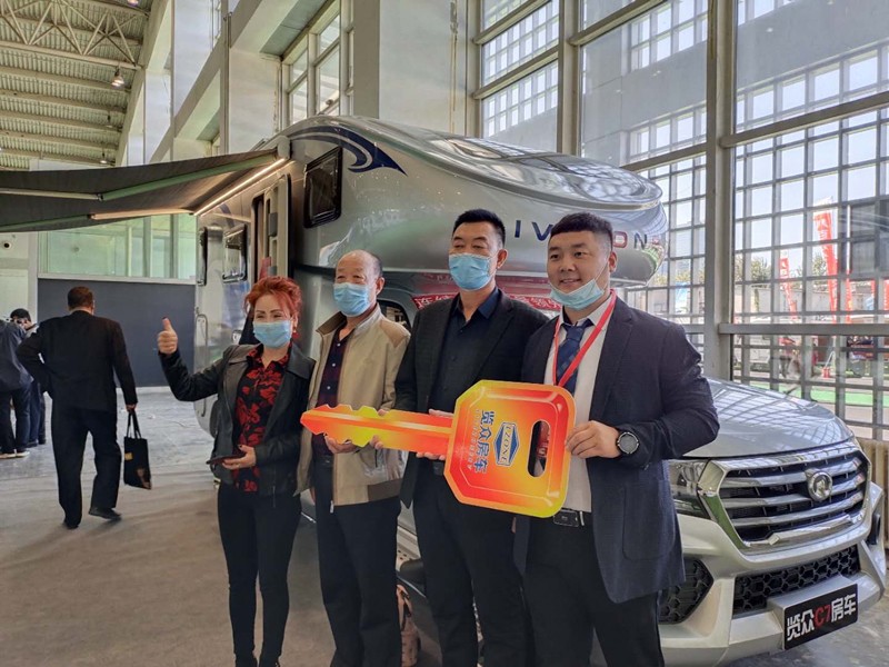 從這選房車的顧客怎么這么多？