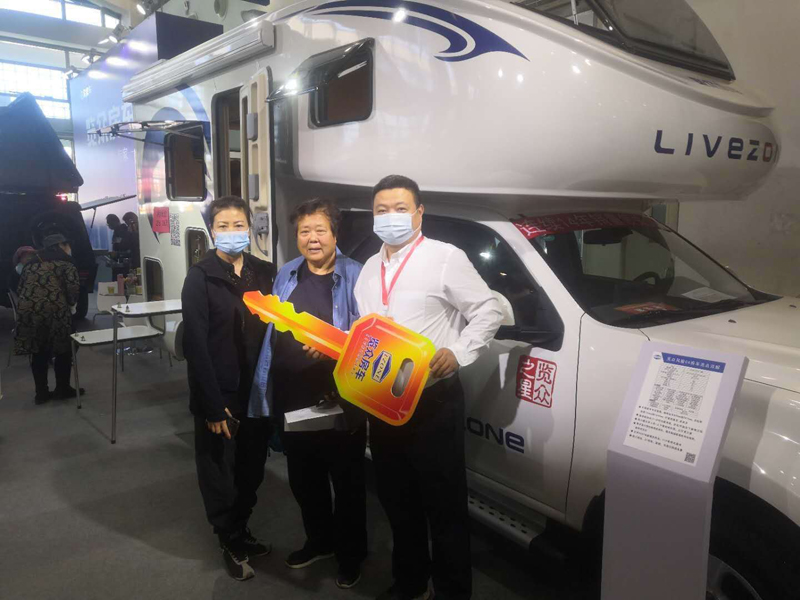 從這選房車的顧客怎么這么多？