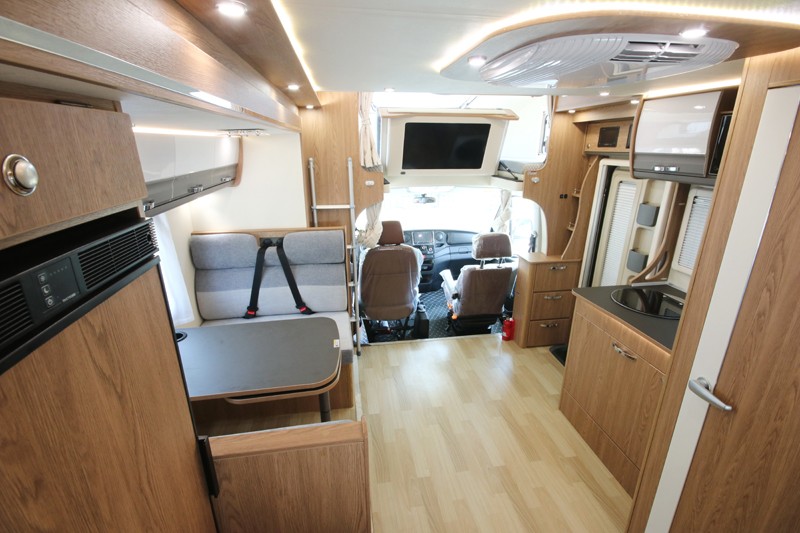 皮卡房車和依維柯房車你會選哪種？