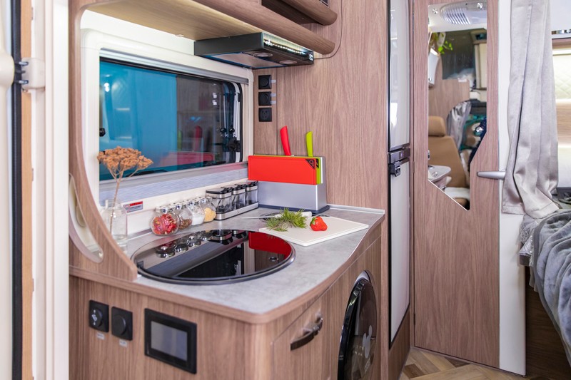 多人出行還能玩的舒服，這款房車足夠