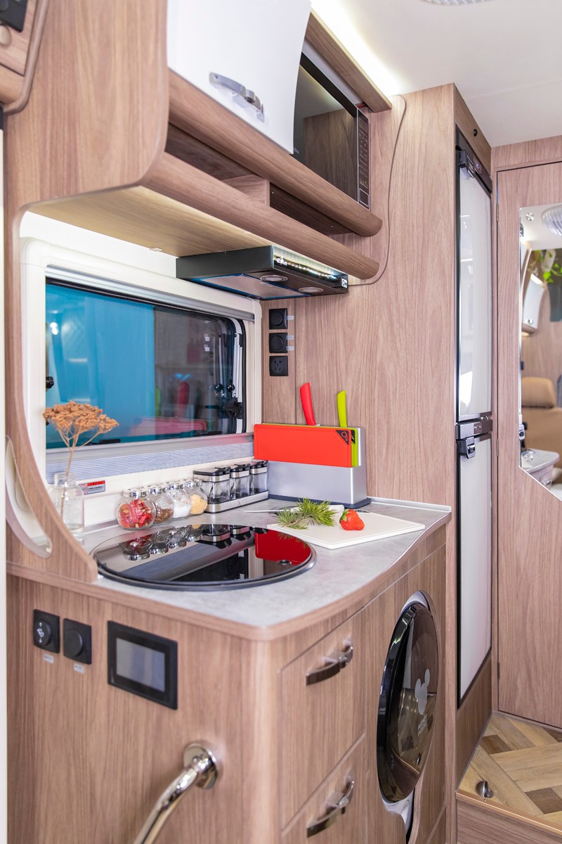 這兩款自動(dòng)擋房車您會(huì)選哪款? 這兩款自動(dòng)擋房車您會(huì)選哪款?