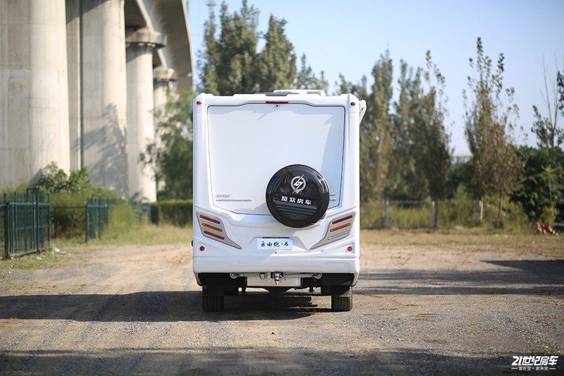 打響第二炮！搶先實(shí)拍體驗(yàn)覽眾自由炮-B皮卡四驅(qū)房車