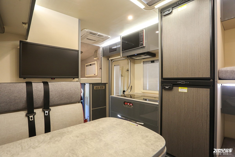 打響第二炮！搶先實(shí)拍體驗(yàn)覽眾自由炮-B皮卡四驅(qū)房車