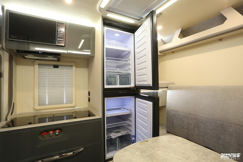 打響第二炮！搶先實(shí)拍體驗(yàn)覽眾自由炮-B皮卡四驅(qū)房車