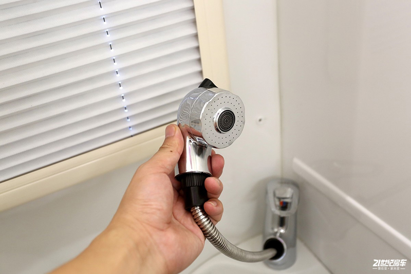 打響第二炮！搶先實(shí)拍體驗(yàn)覽眾自由炮-B皮卡四驅(qū)房車