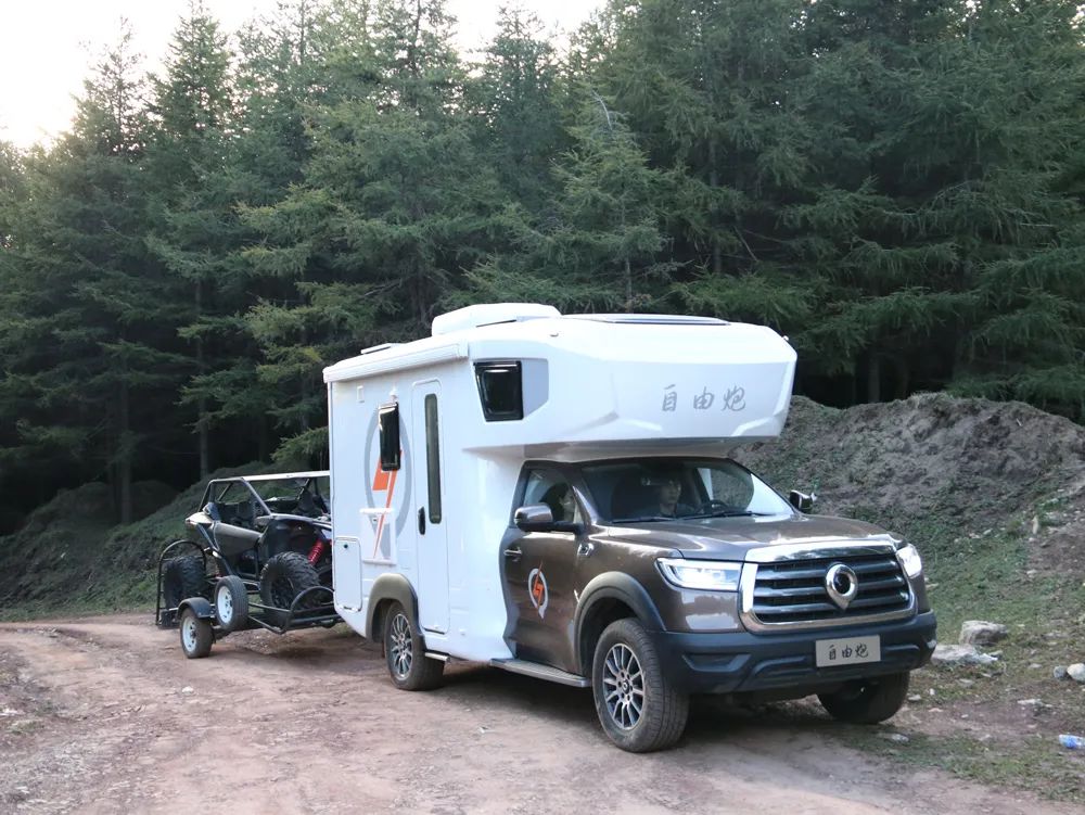 C6駕照即將到來(lái)!這款擁有牽引資質(zhì)的自行式房車(chē)千萬(wàn)別錯(cuò)過(guò)! C6駕照即將到來(lái)!這款擁有牽引資質(zhì)的自行式房車(chē)千萬(wàn)別錯(cuò)過(guò)!