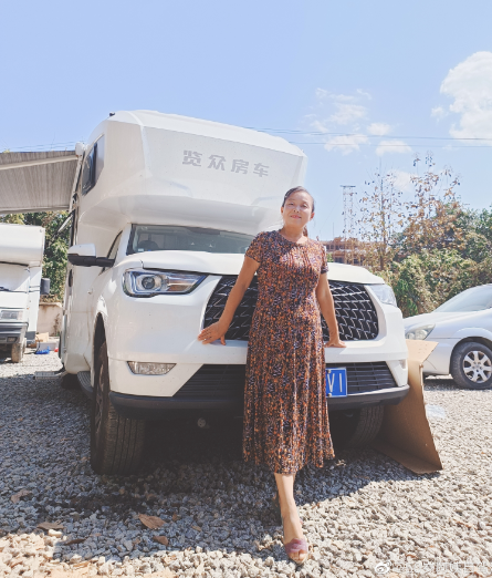 生如逆旅,一車以航:自駕游100多個城市 后半生為自己而活 58歲阿姨的逐夢之旅 生如逆旅,一車以航:自駕游100多個城市 后半生為自己而活 58歲阿姨的逐夢之旅