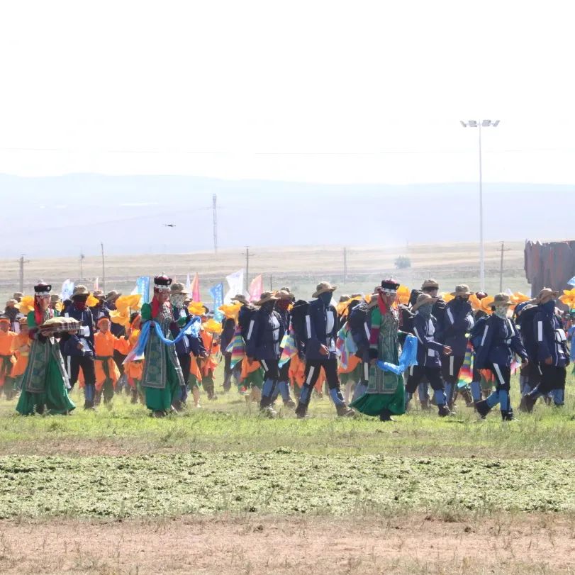 覽眾房車(chē)攜手長(zhǎng)城炮聯(lián)袂出席那達(dá)慕3.jpg 覽眾房車(chē)攜手長(zhǎng)城炮聯(lián)袂出席那達(dá)慕3.jpg