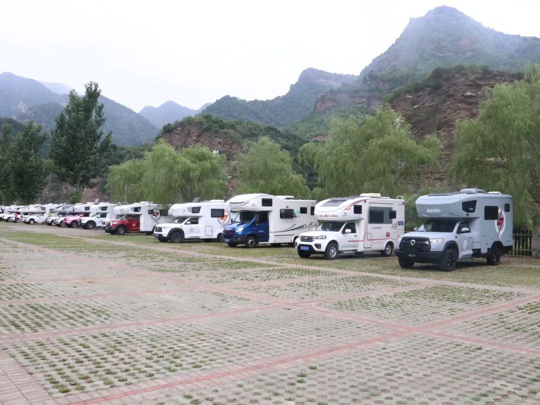 覽眾房車(chē)攜手長(zhǎng)城炮聯(lián)袂出席那達(dá)慕6.jpg 覽眾房車(chē)攜手長(zhǎng)城炮聯(lián)袂出席那達(dá)慕6.jpg