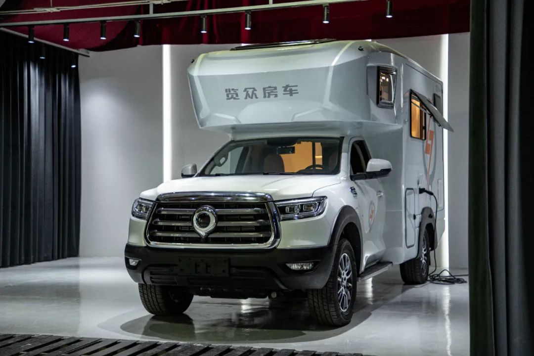 為什么覽眾房車要采用玻璃鋼“三明治”車身結構？