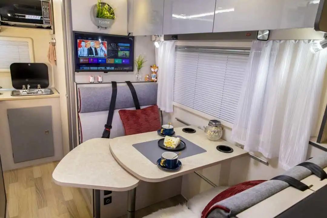 為什么覽眾房車要采用玻璃鋼“三明治”車身結構？