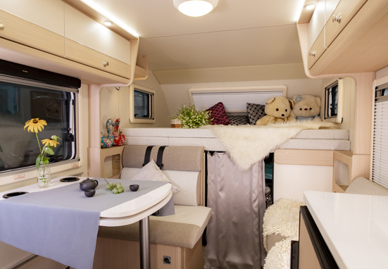 想要大床房車，可以看這兩款